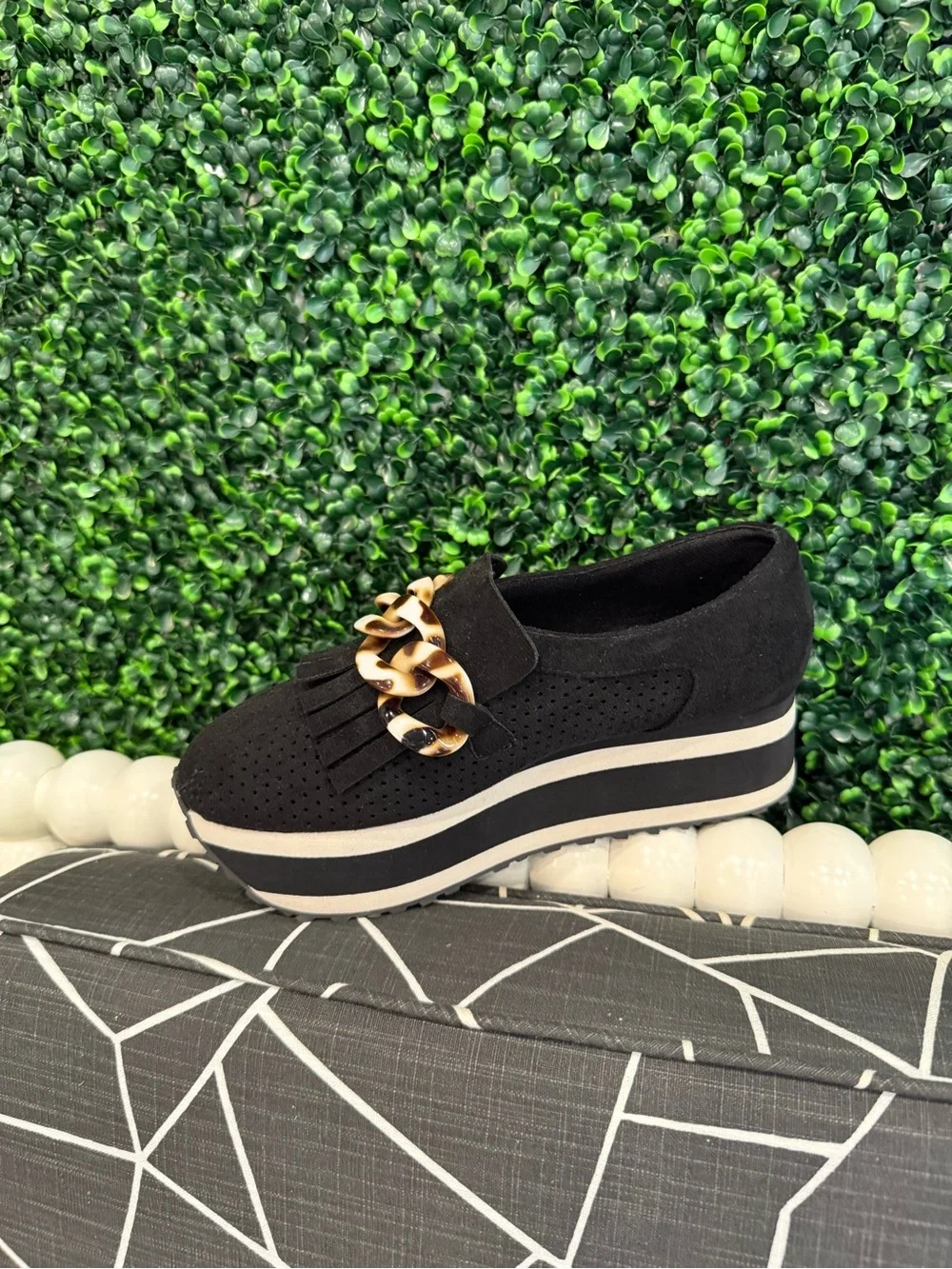 NEW Pierre Dumas Paloma-2 Black Suede Platform Loafer with Tortoise Chain